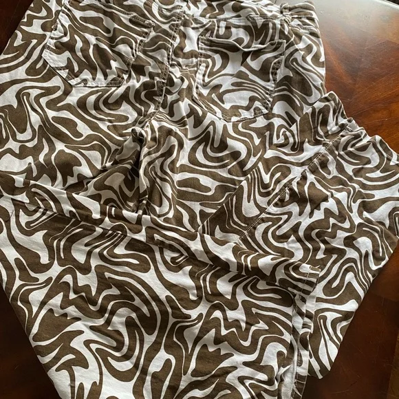 Rue21 Brown and White Patterned Boyfriend Jeans - Picture 3 of 6